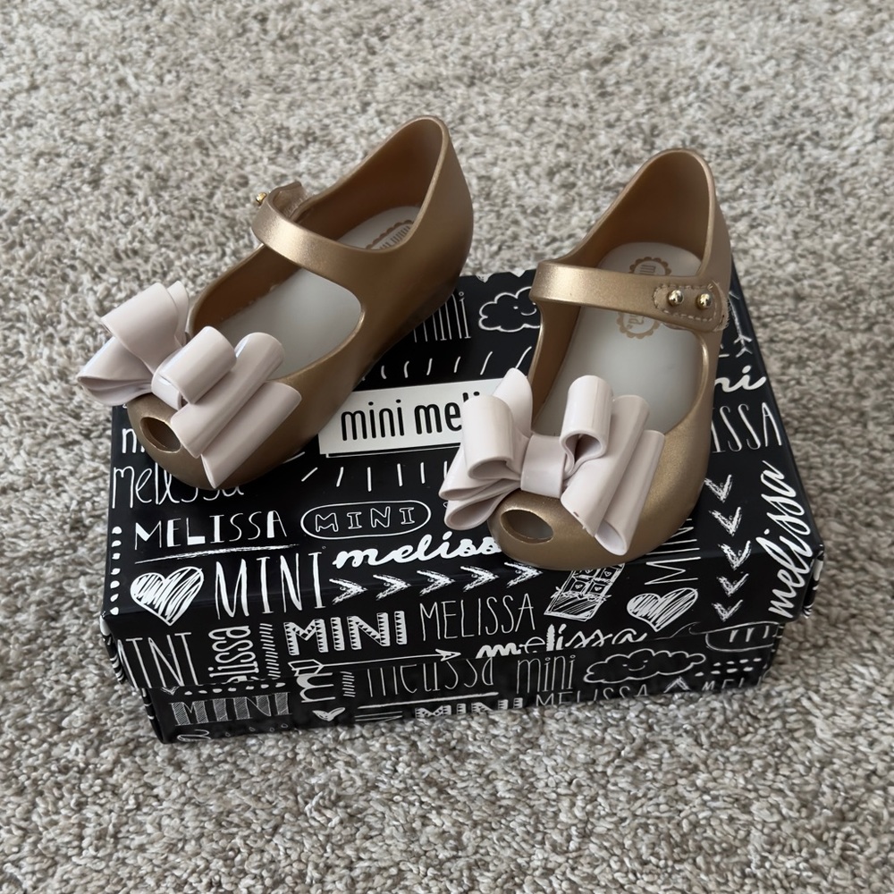 Mini Melissa Ultragirl gold toddler girl shoes sandals size 6